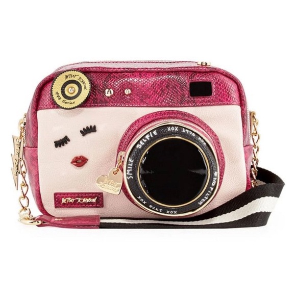 Betsey Johnson “Close Up” Camera Crossbody Pink and Black Bag Kitsch RARE - Picture 2 of 7